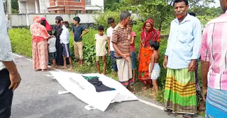 নেত্রকোণায় বাস চাপায় অজ্ঞাত নারীর মৃত্যু